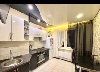 Сдается в аренду 2-ком. квартира, 42 м2, Тихвин, улица Ярослава Иванова, 3, ЖК Солнечный