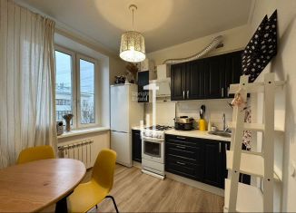 Двухкомнатная квартира на продажу, 56 м2, Москва, улица Жебрунова, 4