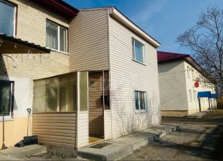 Продаю 3-ком. квартиру, 69.2 м2, посёлок городского типа Богандинский, Привокзальная улица, 4