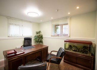 Сдается в аренду офис, 40 м2, Калининград, улица Серафимовича, 2