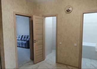 Сдаю в аренду 2-комнатную квартиру, 65 м2, Смоленск, улица Крупской, 60/2