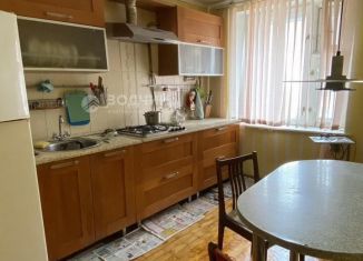 Трехкомнатная квартира в аренду, 76 м2, Чебоксары, улица Фридриха Энгельса, 12