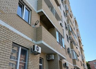 Продаю 2-ком. квартиру, 63.4 м2, Горячий Ключ, Рябиновая улица, 2Бк1