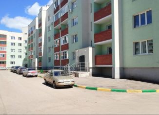 Продаю 3-ком. квартиру, 83.8 м2, посёлок городского типа Петра Дубрава, ЖК Земляничный, улица Строителей, 5