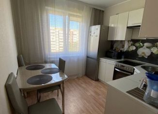 Сдам в аренду 1-ком. квартиру, 34.3 м2, Тобольск, микрорайон 7А, 22Б