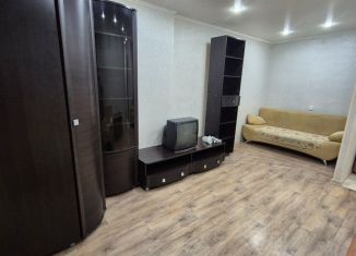 Сдается в аренду 1-ком. квартира, 32 м2, Челябинск, улица Ворошилова, 21