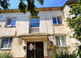 4-ком. квартира на продажу, 80 м2, поселок городского типа Николаевка, улица Октябрьской Революции, 2