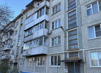 3-ком. квартира на продажу, 70 м2, Армавир, улица Лермонтова, 93