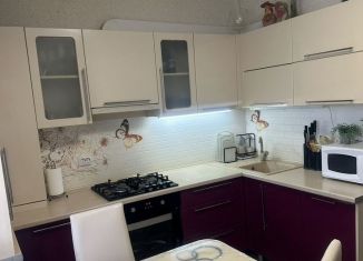 Продажа 2-ком. квартиры, 56.7 м2, Чебаркуль, улица Энгельса, 52