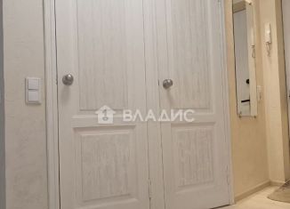 Продам 3-ком. квартиру, 59.9 м2, Лобня, улица Ленина, 7