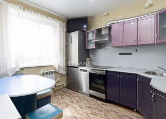 Продаю 2-ком. квартиру, 51.3 м2, Благовещенск, улица Кантемирова, 13