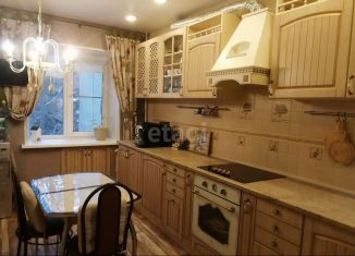 Продам трехкомнатную квартиру, 72.5 м2, Озёрск, проспект Карла Маркса, 6