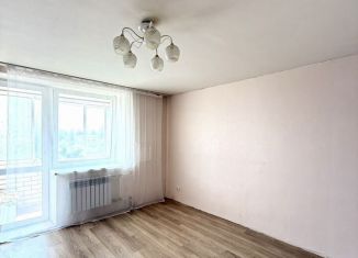 Сдаю в аренду 1-ком. квартиру, 43 м2, Верхняя Пышма, улица Уральских Рабочих, 44