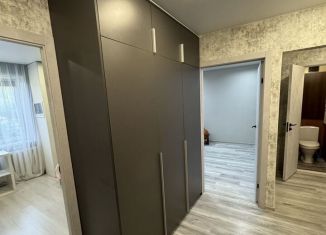 Трехкомнатная квартира на продажу, 63 м2, Псковская область, проспект Энтузиастов, 5