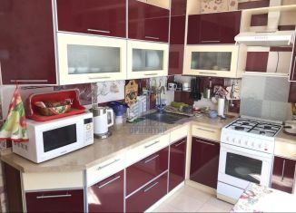 Продажа трехкомнатной квартиры, 72.8 м2, Чебоксары, Тополиная улица, 17