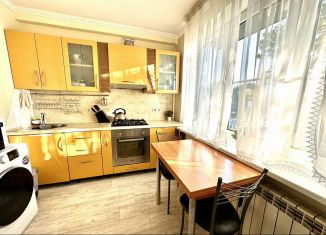 Сдаю в аренду 1-ком. квартиру, 37 м2, Сочи, Тоннельная улица, 6