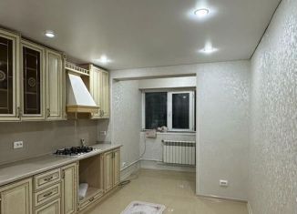 Продаю 3-ком. квартиру, 67 м2, Грозный, проспект Мохаммеда Али, 23, 1-й микрорайон