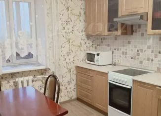 Сдаю в аренду 2-ком. квартиру, 51 м2, Тюмень, улица Шишкова, 16