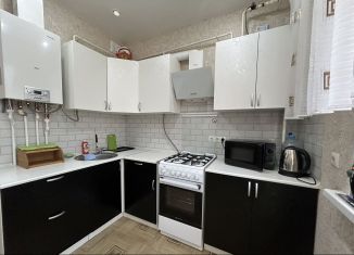 Сдаю в аренду 1-ком. квартиру, 38 м2, Горячий Ключ, Псекупская улица, 2А