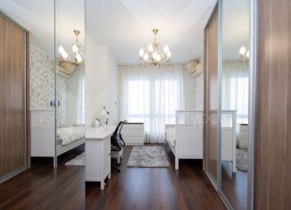 Продается 3-комнатная квартира, 103 м2, Тюмень, улица Максима Горького, 68к1