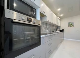 3-комнатная квартира на продажу, 94 м2, Ставрополь, микрорайон № 6, улица Мира, 232