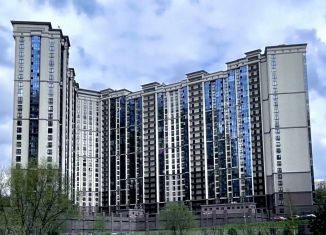 Продаю двухкомнатную квартиру, 70.1 м2, Санкт-Петербург, проспект Тореза, 118, метро Озерки