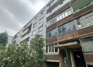 Продам 1-ком. квартиру, 30 м2, Псковская область, улица Карбышева, 2