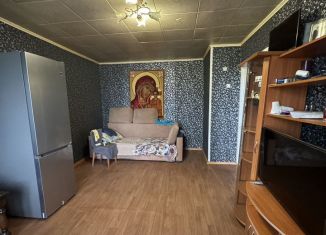 Продажа 2-ком. квартиры, 54 м2, Североморск, улица Флотских Строителей, 8
