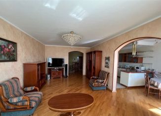 Сдам в аренду 3-комнатную квартиру, 138 м2, Москва, улица Демьяна Бедного, 4к2