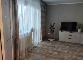 Сдается в аренду 1-ком. квартира, 45 м2, Тобольск, 4-й микрорайон, 37/2