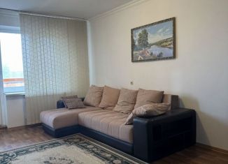 Сдаю двухкомнатную квартиру, 55 м2, Грозный, улица У.А. Садаева, 8, 1-й микрорайон