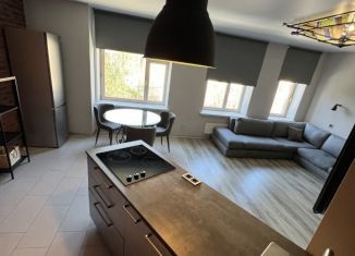 Сдам в аренду двухкомнатную квартиру, 62.5 м2, Москва, бульвар Генерала Карбышева, 15