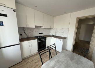 Сдается двухкомнатная квартира, 54 м2, Челябинск, улица Руставели, 4Б