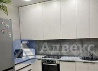 Продаю 1-ком. квартиру, 40 м2, Тюмень, улица Пархоменко, 119, Калининский округ