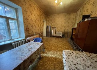 Четырехкомнатная квартира на продажу, 100 м2, Крым, улица Кирова, 37