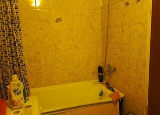 Продается двухкомнатная квартира, 48 м2, Белово, улица Юности, 8