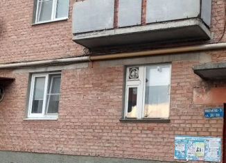 Продам 3-ком. квартиру, 70 м2, Владикавказ, улица Генерала Дзусова, 38к1, 14-й микрорайон