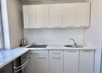 Сдаю двухкомнатную квартиру, 50 м2, Воронеж, улица Владимира Невского, 17