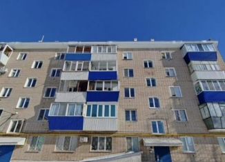 Продаю 1-ком. квартиру, 32 м2, Бугульма, Советская улица, 41
