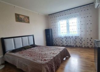 Сдаю 1-ком. квартиру, 39 м2, Краснодар, улица Генерала Трошева, 25, микрорайон Восточно-Кругликовский