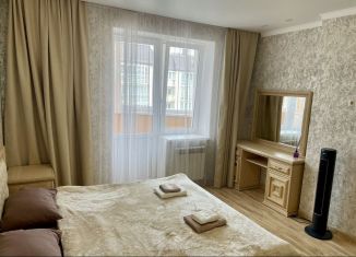 Сдам 2-ком. квартиру, 54 м2, Пятигорск, Оранжерейная улица, 21к2