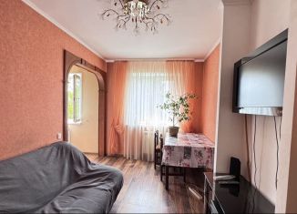 Сдам 2-ком. квартиру, 44 м2, Орёл, Комсомольская улица, 332