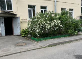 Сдаю в аренду 2-комнатную квартиру, 58 м2, Колпино, улица Карла Маркса, 14