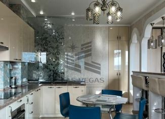 Сдам 2-ком. квартиру, 70 м2, Сочи, Параллельная улица, 9лит10В