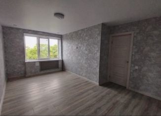 Продается однокомнатная квартира, 36 м2, Лабинск, улица Калинина, 118