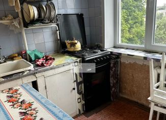 Продам 4-комнатную квартиру, 56.8 м2, Тульская область, улица Революции, 1Б