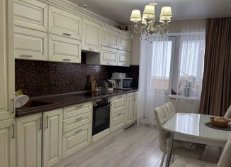 Продажа 2-ком. квартиры, 60.8 м2, Чебоксары, проспект Тракторостроителей, 70к1