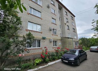 Продажа 2-комнатной квартиры, 67.7 м2, Лабинск, Железнодорожная улица, 12/1Б