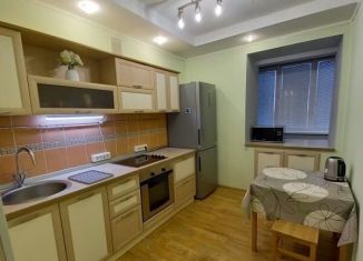 Сдаю 1-ком. квартиру, 37 м2, Новосибирск, улица Балакирева, 1