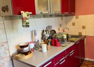 Продаю трехкомнатную квартиру, 59.7 м2, Сыктывкар, улица Морозова, 12, Юго-Западный район